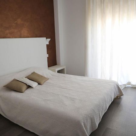 Interno 11 City View With Kitchen - 70 Mq Bari Luaran gambar