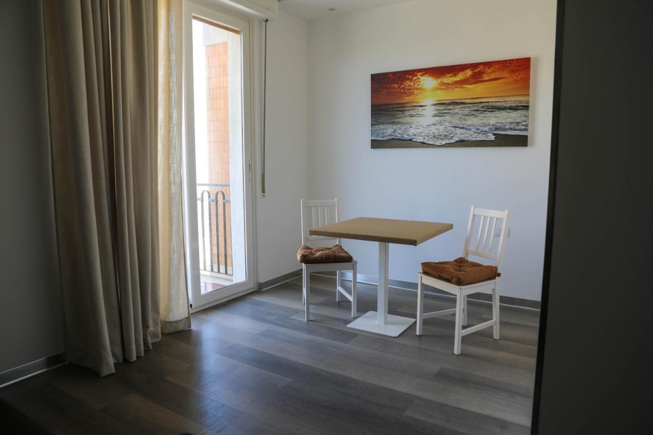 Interno 11 City View With Kitchen - 70 Mq Bari Luaran gambar